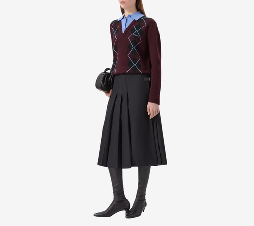 JUN-ARGYLE PULLOVER V-NECK WITH KNIT COLLAR PATCH