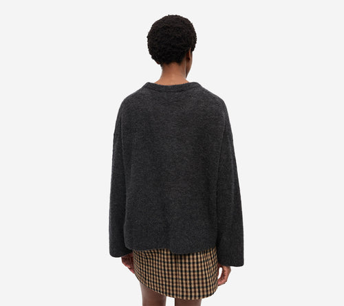 GAN-FINE BRUSHED ALPACA BANANA CỔ TRÒN DÁNG RỘNG